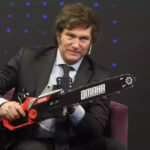 Volvió la motosierra y el Gobierno repitió superávit en abril